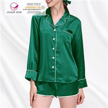 เซ็ตชุดนอนกางเกงขาสั้นผ้าไหมขนาดใหญ่สีเงิน 22Momme